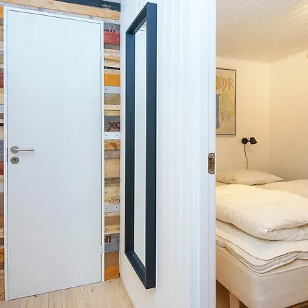 6 Person In Ans By-by Traum *